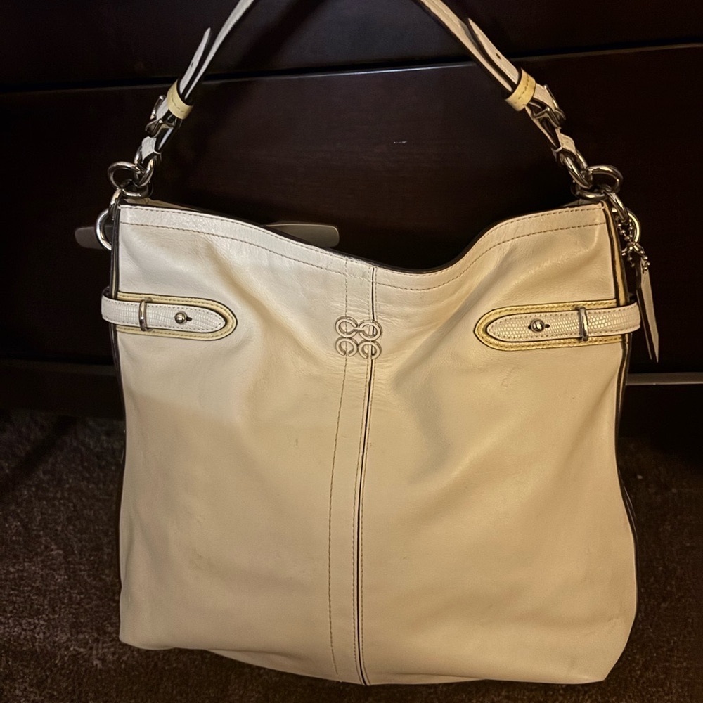 Coach Cream Leather Shoulder Bag EUC